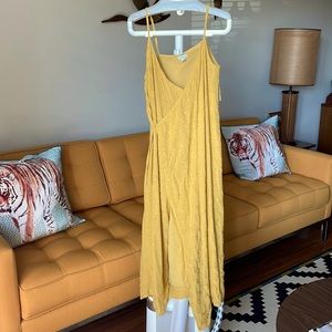 NWT. Hinge - Yellow/Flower print - Wrap Dress